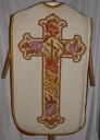 Ornement blanc 5 : chasuble, bourse de corporal, étole, manipule, voile de calice