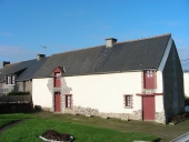 Alignement de maisons, la Ville Oger (Miniac-Morvan)