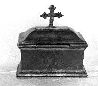 Coffret aux saintes huiles, église paroissiale Saint-André (Le Roc-Saint-André fusionnée en Val d'Oust en 2016)