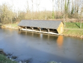 Lavoir communal, sentier du Halage (Saint-Domineuc)