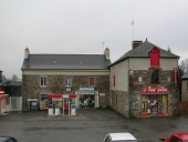 Maison, 9 rue de l'Ecole (Chasné-sur-Illet)