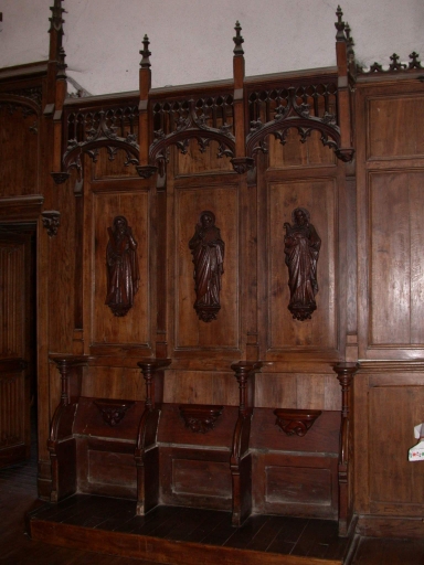 Décor de choeur : lambris de demi-revêtement et 2x7 stalles