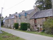 Alignement de cinq maisons et fermes, le Haut Rimon (Renac)