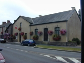 Mairie-école, 18 rue de Montfort (Breteil)