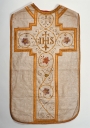 Ornement blanc 3 : chasuble, étole, manipule, voile de calice