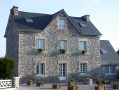 Ancienne maison, actuellement mairie, 19 rue des Fleurians (Plurien)