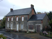 Immeuble, chemin départemental n°106 de Hédé à Brains-sur-les-marches (La Selle-Guerchaise)