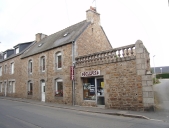 Maison, rue de la Poste (Penvénan)