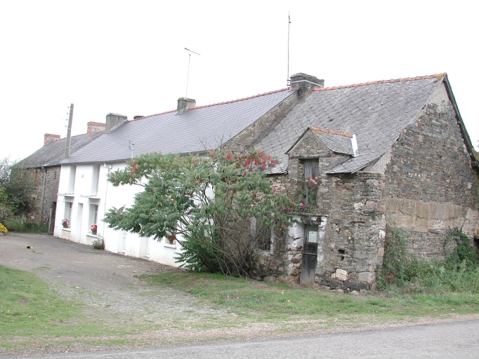 Alignement de maisons 5, la Couplais (Sainte-Marie)