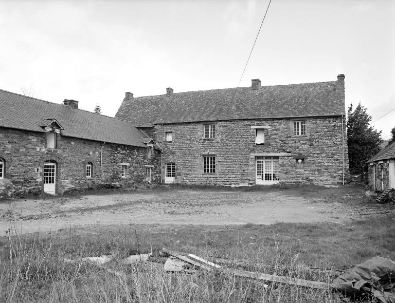Manoir, Le Houssé (Glénac fusionnée en La Gacilly en 2017)