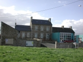 Mairie et écoles sur la commune de Tréduder