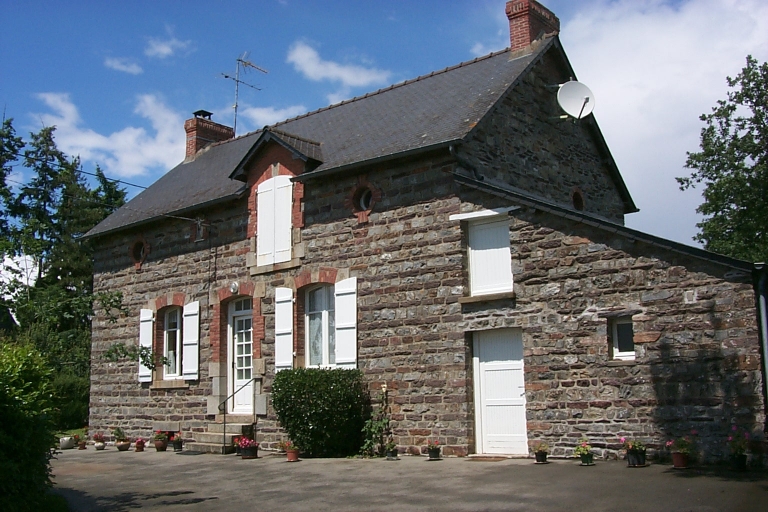 Maison, Sur-L'Etang-de-Maure (Mernel)