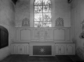 Autel, tabernacle, exposition, placards (3) (autel secondaire, tabernacle à ailes), ancienne collégiale, actuellement église Sainte-Marie-Madeleine (Champeaux)