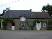 Alignement de maisons, Cannes (Saint-Thurial)