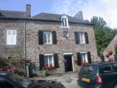Maison, 9 cours d'Yseux (La Ville-ès-Nonais)
