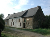 Alignement de maisons, Lanruen (La Chapelle-de-Brain)