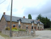 Alignement de logis, Linquily (Maxent)