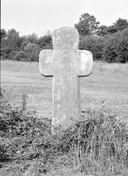 Croix de chemin, à 300 m au nord de Chaudeville (Caro)
