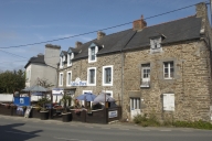 Hôtels de voyageurs, magasins de commerce et cafés sur la commune de La Ville-ès-Nonais