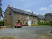 Alignement de deux fermes, la Marotière (Feins)