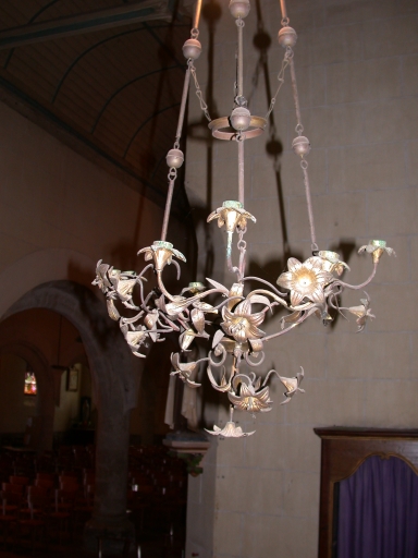 Lustre d'église de la chapelle nord