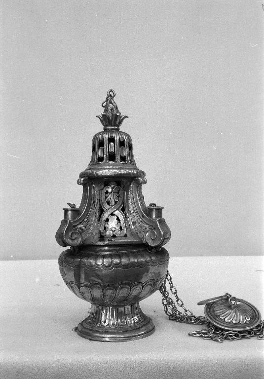 Encensoir, navette à encens, cuiller à encens, église paroissiale Saint-Denis (Saint-Gravé)