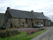 Alignement de maisons, les Rues Lhermite (Paimpont)