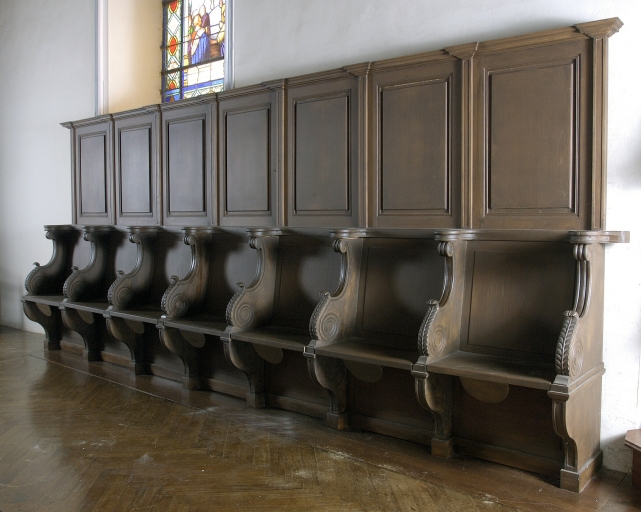 Ensemble de 14 stalles et ses lambris