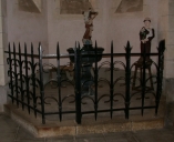 Clôture des fonts baptismaux