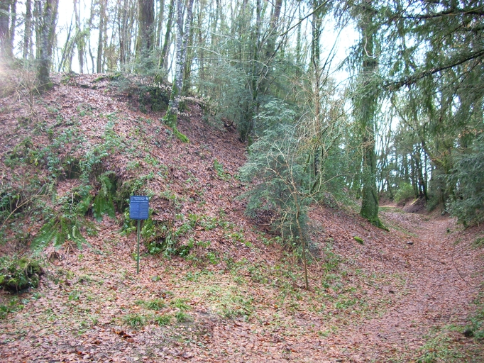 Motte féodale du Beffou, Ar C'hastell (Plougras)