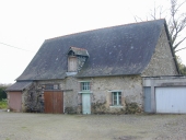 Grange-étable à chevaux, rue de la Motte (Torcé)