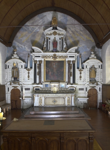 Ensemble du maître-autel : autel, tabernacle, retable, 2 gradins d'autel, 3 degrés d'autel