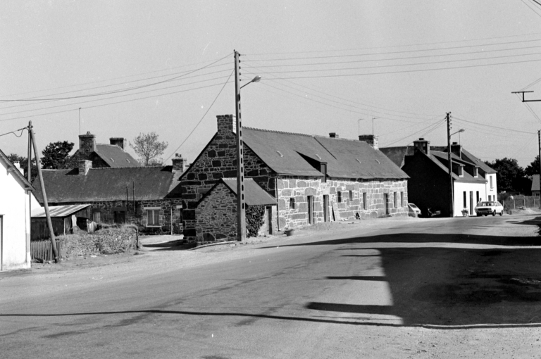 Maison, rue des Sabotiers (Lanrivain)
