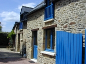 Alignement de deux maisons, le Petit Chevrolais (Moutiers)