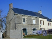 Maison de notable, 9, 11 rue Notre-Dame de Lourdes (Domalain)
