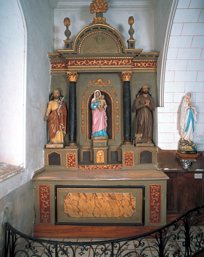 Ensemble de l'autel de la Vierge : autel, 2 gradins d'autel, retable