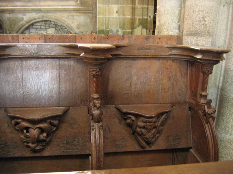 Cathédrale Saint-Tugdual : stalle 01