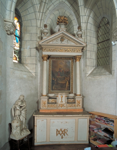 Ensemble de l'autel du Rosaire : autel, tabernacle, retable, 2 gradins d'autel, 2 degrés d'autel