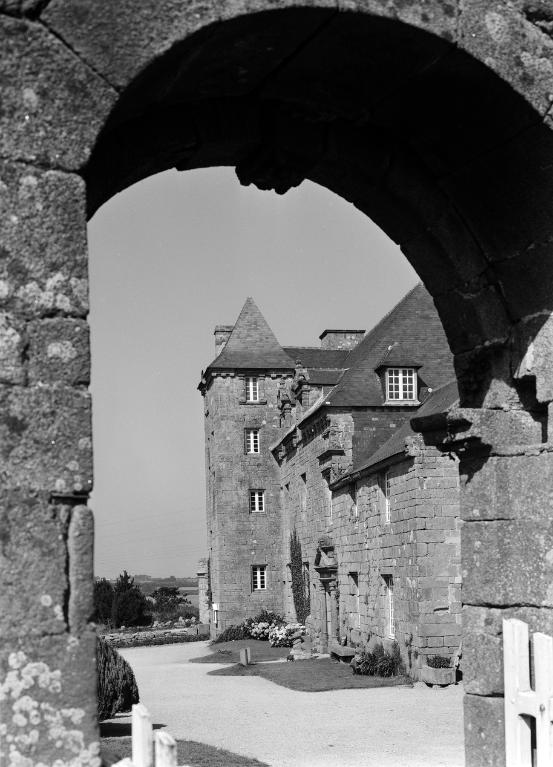 Manoir, Moellien (Plonévez-Porzay)