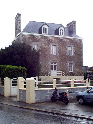 Maison, 8 rue du Clos Poulet (Saint-Méloir-des-Ondes)