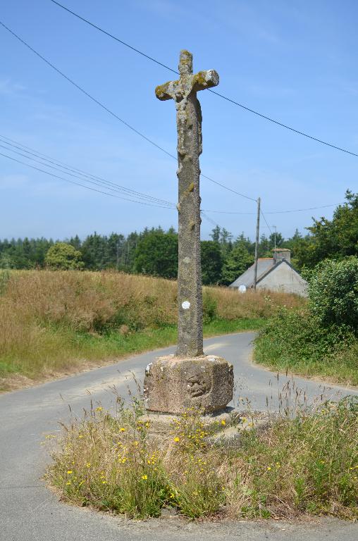 Croix de chemin de Kervot (Langoat)