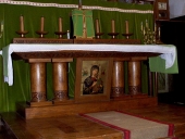 Autel ; gradin ; tabernacle (maître-autel)