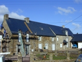 Alignement de trois logis, rue Mademoiselle du Vautenet (Meillac)