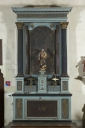 Ensemble du premier autel secondaire sud : autel, tabernacle, retable, 2 gradins d'autel, 3 gradins d'autel