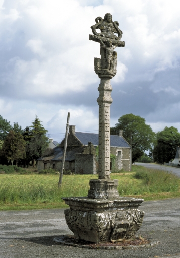 Calvaire, Port Arthur (Pluméliau fusionnée en Pluméliau-Bieuzy en 2019)