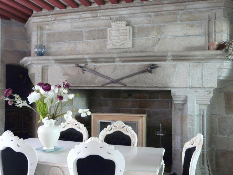 Manoir de Kergoat Ar Lez, 26 rue François René de Chateaubriand (Quimper)