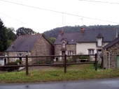 Alignement de maisons, la Bruère (Saint-Malo-de-Phily)