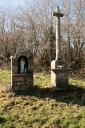 Croix monumentale et oratoire, Kernévez (Berrien)