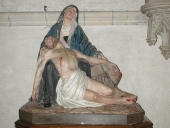 Groupe sculpté sur socle : Vierge de Pitié