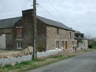 Alignement de maisons, rue du Bignon (Treffendel)